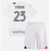 Maillot de football Réplique AC Milan Fikayo Tomori #23 Extérieur Enfant 2023-24 Manche Courte (+ Pantalon court)