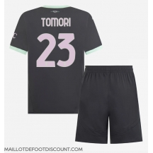 Maillot de football Réplique AC Milan Fikayo Tomori #23 Troisième Enfant 2024-25 Manche Courte (+ Pantalon court)