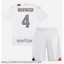 Maillot de football Réplique AC Milan Ismael Bennacer #4 Extérieur Enfant 2023-24 Manche Courte (+ Pantalon court)