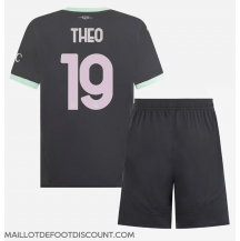 Maillot de football Réplique AC Milan Theo Hernandez #19 Troisième Enfant 2024-25 Manche Courte (+ Pantalon court)