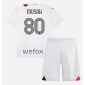 Maillot de football Réplique AC Milan Yunus Musah #80 Extérieur Enfant 2023-24 Manche Courte (+ Pantalon court)