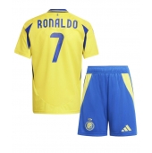 Maillot de football Réplique Al-Nassr Cristiano Ronaldo #7 Domicile Enfant 2024-25 Manche Courte (+ Pantalon court)