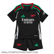 Maillot de football Réplique Arsenal Extérieur Enfant 2024-25 Manche Courte (+ Pantalon court)