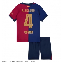 Maillot de football Réplique Barcelona Ronald Araujo #4 Domicile Enfant 2024-25 Manche Courte (+ Pantalon court)