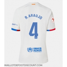 Maillot de football Réplique Barcelona Ronald Araujo #4 Extérieur Femme 2023-24 Manche Courte