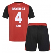 Maillot de football Réplique Bayer Leverkusen Jonathan Tah #4 Domicile Enfant 2024-25 Manche Courte (+ Pantalon court)