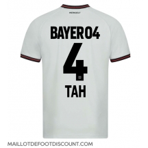 Maillot de football Réplique Bayer Leverkusen Jonathan Tah #4 Extérieur 2023-24 Manche Courte