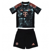 Maillot de football Réplique Bayern Munich Extérieur Enfant 2024-25 Manche Courte (+ Pantalon court)