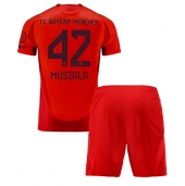 Maillot de football Réplique Bayern Munich Jamal Musiala #42 Domicile Enfant 2024-25 Manche Courte (+ Pantalon court)