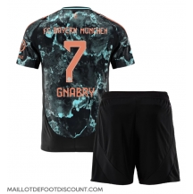 Maillot de football Réplique Bayern Munich Serge Gnabry #7 Extérieur Enfant 2024-25 Manche Courte (+ Pantalon court)