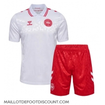 Maillot de football Réplique Danemark Extérieur Enfant Europe 2024 Manche Courte (+ Pantalon court)