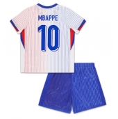 Maillot de football Réplique France Kylian Mbappe #10 Extérieur Enfant Europe 2024 Manche Courte (+ Pantalon court)