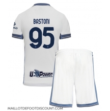 Maillot de football Réplique Inter Milan Alessandro Bastoni #95 Extérieur Enfant 2024-25 Manche Courte (+ Pantalon court)