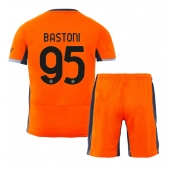 Maillot de football Réplique Inter Milan Alessandro Bastoni #95 Troisième Enfant 2023-24 Manche Courte (+ Pantalon court)