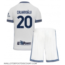 Maillot de football Réplique Inter Milan Hakan Calhanoglu #20 Extérieur Enfant 2024-25 Manche Courte (+ Pantalon court)