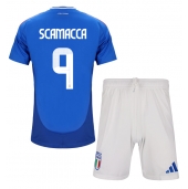 Maillot de football Réplique Italie Gianluca Scamacca #9 Domicile Enfant Europe 2024 Manche Courte (+ Pantalon court)