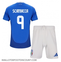 Maillot de football Réplique Italie Gianluca Scamacca #9 Domicile Enfant Europe 2024 Manche Courte (+ Pantalon court)