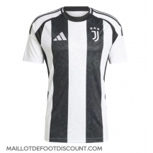 Maillot de football Réplique Juventus Domicile 2024-25 Manche Courte