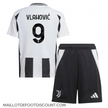 Maillot de football Réplique Juventus Dusan Vlahovic #9 Domicile Enfant 2024-25 Manche Courte (+ Pantalon court)