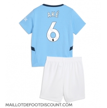 Maillot de football Réplique Manchester City Nathan Ake #6 Domicile Enfant 2024-25 Manche Courte (+ Pantalon court)