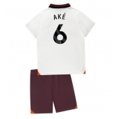 Maillot de football Réplique Manchester City Nathan Ake #6 Extérieur Enfant 2023-24 Manche Courte (+ Pantalon court)