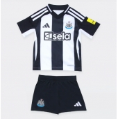 Maillot de football Réplique Newcastle United Domicile Enfant 2024-25 Manche Courte (+ Pantalon court)