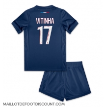 Maillot de football Réplique Paris Saint-Germain Vitinha #17 Domicile Enfant 2024-25 Manche Courte (+ Pantalon court)