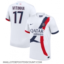 Maillot de football Réplique Paris Saint-Germain Vitinha #17 Extérieur 2024-25 Manche Courte