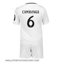 Maillot de football Réplique Real Madrid Eduardo Camavinga #6 Domicile Enfant 2024-25 Manche Courte (+ Pantalon court)