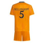 Maillot de football Réplique Real Madrid Jude Bellingham #5 Extérieur Enfant 2024-25 Manche Courte (+ Pantalon court)