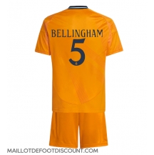 Maillot de football Réplique Real Madrid Jude Bellingham #5 Extérieur Enfant 2024-25 Manche Courte (+ Pantalon court)