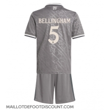 Maillot de football Réplique Real Madrid Jude Bellingham #5 Troisième Enfant 2024-25 Manche Courte (+ Pantalon court)