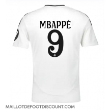 Maillot de football Réplique Real Madrid Kylian Mbappe #9 Domicile 2024-25 Manche Courte