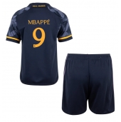 Maillot de football Réplique Real Madrid Kylian Mbappe #9 Extérieur Enfant 2023-24 Manche Courte (+ Pantalon court)