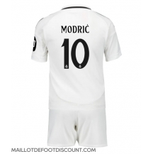 Maillot de football Réplique Real Madrid Luka Modric #10 Domicile Enfant 2024-25 Manche Courte (+ Pantalon court)