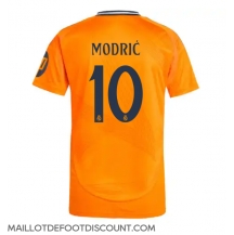 Maillot de football Réplique Real Madrid Luka Modric #10 Extérieur 2024-25 Manche Courte