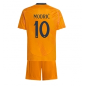 Maillot de football Réplique Real Madrid Luka Modric #10 Extérieur Enfant 2024-25 Manche Courte (+ Pantalon court)