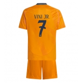 Maillot de football Réplique Real Madrid Vinicius Junior #7 Extérieur Enfant 2024-25 Manche Courte (+ Pantalon court)