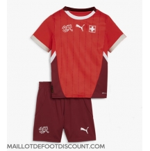 Maillot de football Réplique Suisse Domicile Enfant Europe 2024 Manche Courte (+ Pantalon court)