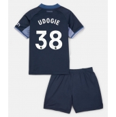 Maillot de football Réplique Tottenham Hotspur Destiny Udogie #38 Extérieur Enfant 2023-24 Manche Courte (+ Pantalon court)