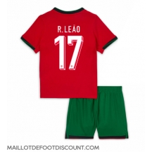 Maillot de football Réplique le Portugal Rafael Leao #17 Domicile Enfant Europe 2024 Manche Courte (+ Pantalon court)